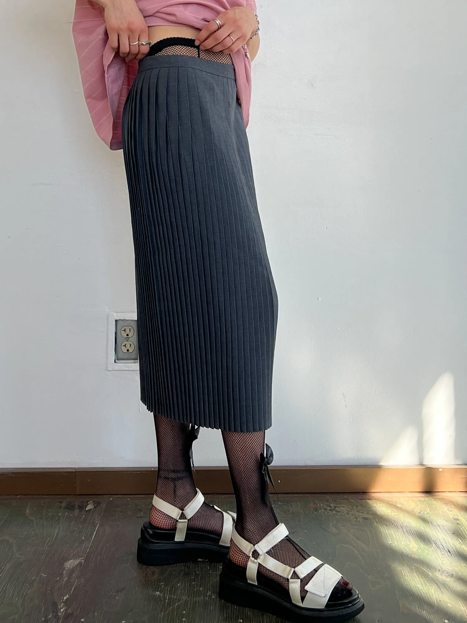 Gray Knite Pleat Long Skirt (M)